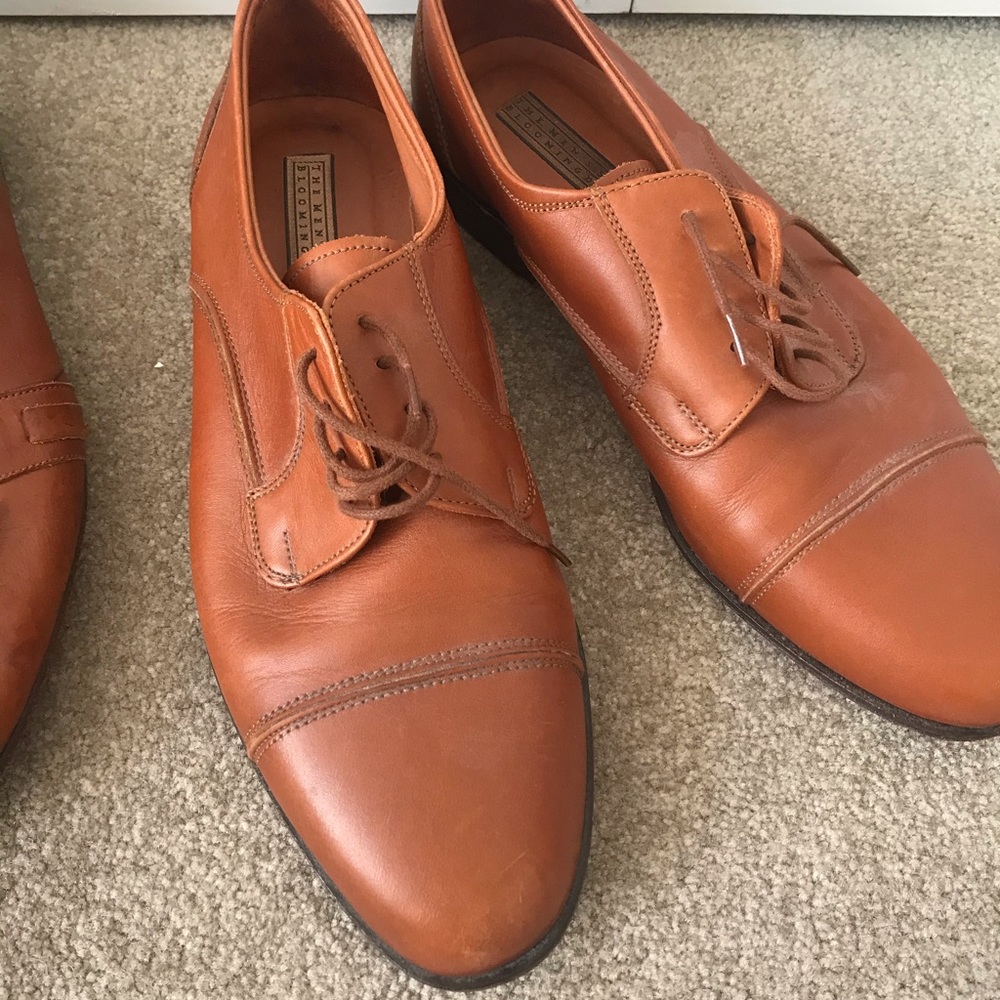 Tie shoes